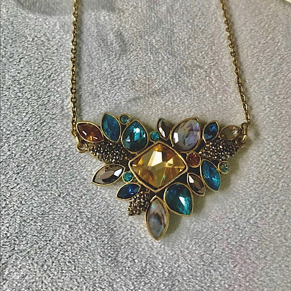 Women’s Statement Pendant Necklace